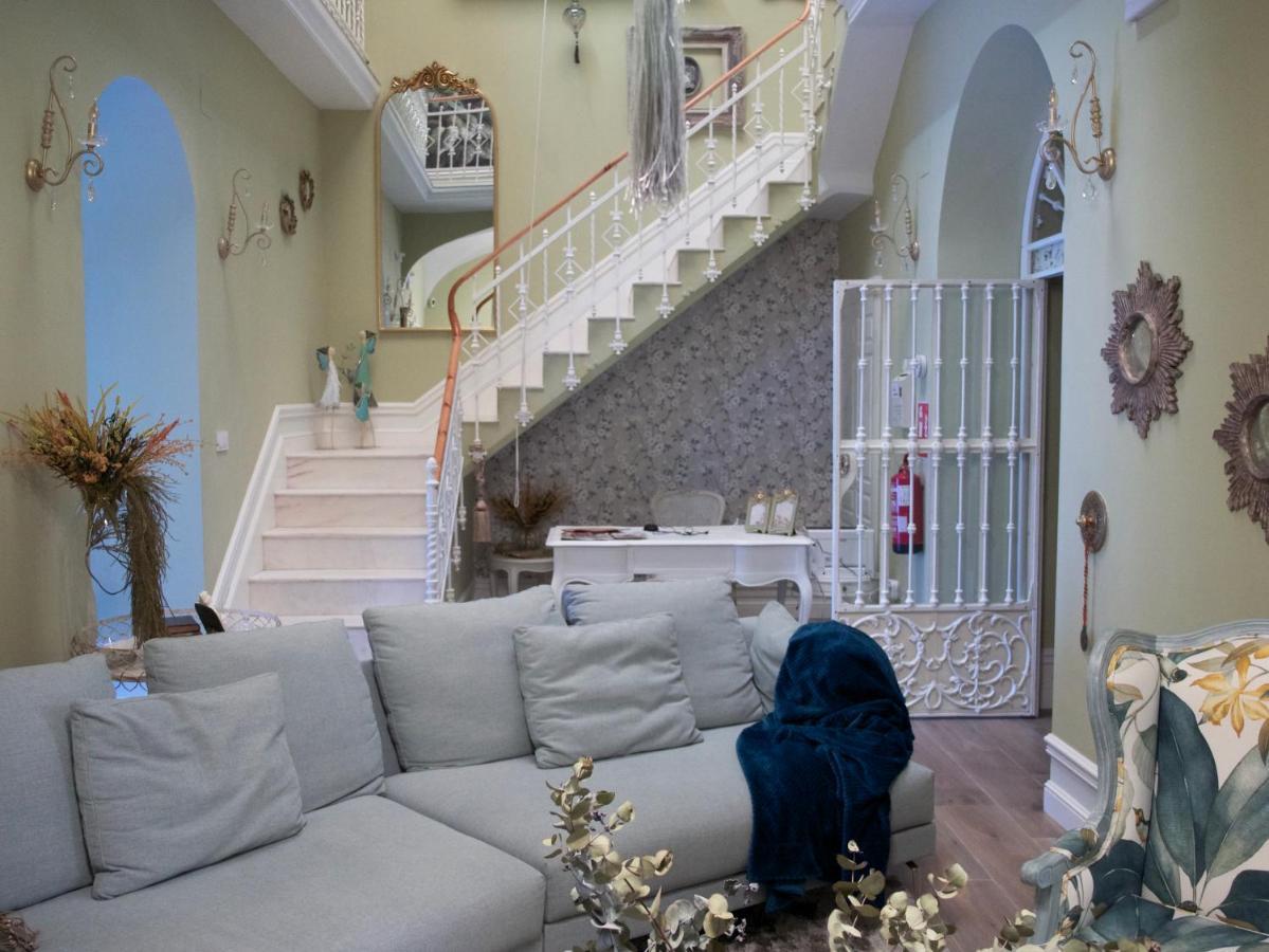 Hotel Boutique Iulia 5 Estrellas Medina de las Torres المظهر الخارجي الصورة